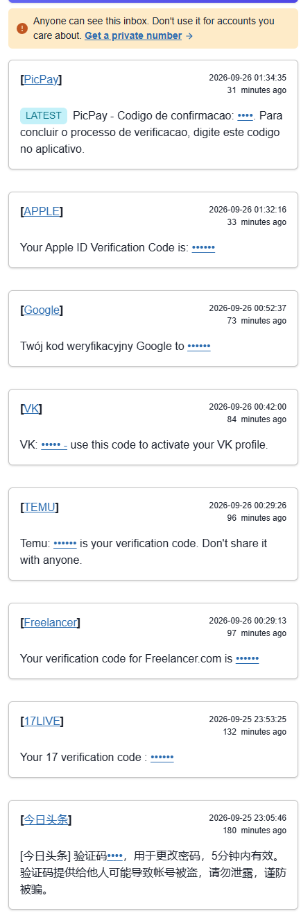 Caixa de entrada pública de um número brasileiro em um site de SMS grátis, com códigos do PicPay, Apple, Google e outros serviços. Os códigos foram ocultados pela Ativa SMS.